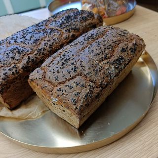 Chleb żytni na zakwasie z czarnuszką mały 