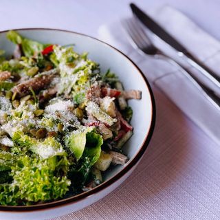 Салат з яловичим язиком 