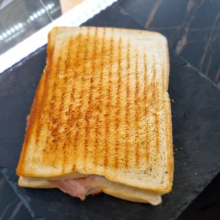 Toast Prosciutto Cotto e Edamer