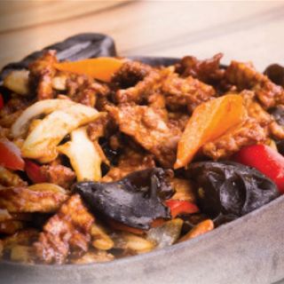 Porc pe plita incinsa