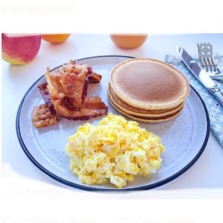 Pancake uova strapazzate e bacon