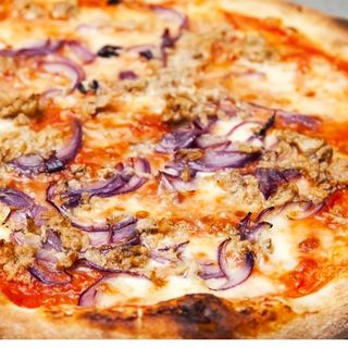 Pizza Atún Y Cebolla
