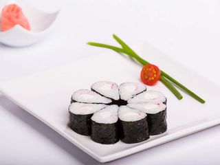 Maki Surimi y Aguacate