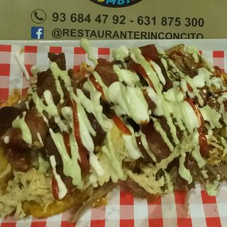 Patacón Mixto (Pollo y Carne mechado)