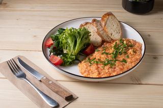 Լոլիկով ձվածեղ