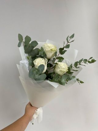 Buchet 3 trandafiri albi