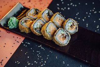 Жалынбалық қосылған темпура роллы/Ролл "Темпура" с угрем