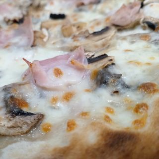 PIZZA AL PIATTO BIANCA - FUNGHI E COTTO
