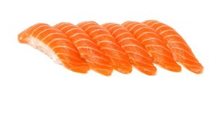 81. HUNGRY SALMON pezzi nigiri salmone € 12,00