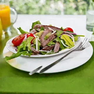 Салат з яловичиною гриль (250г)