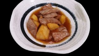 111. Manzo saltato con patate