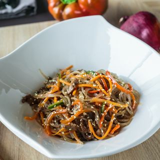 Салат «Фунчеза» с говядиной