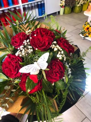 Poklon buketa svježa-5 ruža okrugla