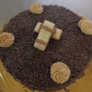 Bolo Brigadeiro Kinder Bueno