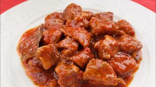 Carne con tomate (ración)