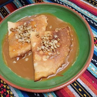 Crepas de cajeta y nuez