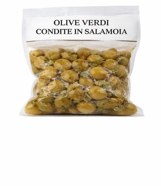 Olive verdi incise in salamoia