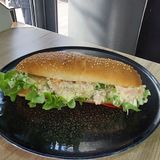 Sendvič sa ruskom salatom