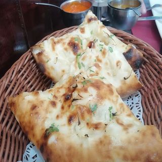 62. Garlic Naan