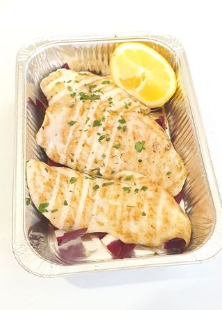 Petto di pollo grigliato o burro e salvia