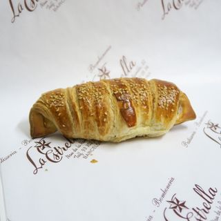 Croissant frankfurt i formatge