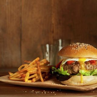 Hamburguesa De La Casa