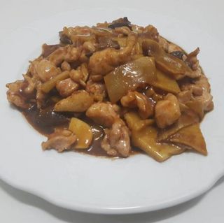 86 Pollo Con Setas Y Bambú