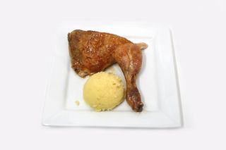 Пилешко Бутче С Картофено Пюре (350г)