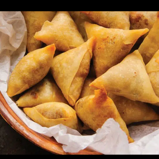 Samosa De Pollo (4 Uds.)