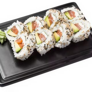 Uramaki Salmón Aguacate Con Queso Cremoso