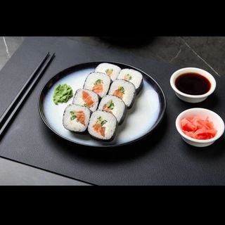 Smoked salmon rolice