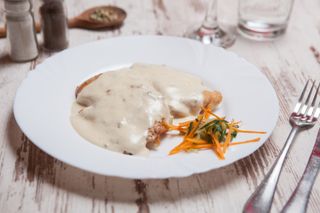 Piept de pui cu sos gorgonzola