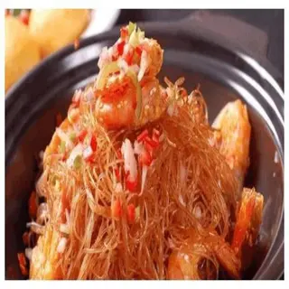 84. Gambas fritas con fideos chinos