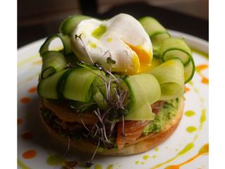 Авокадо тост із лососем (260g)