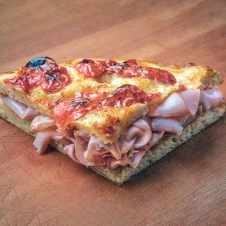 Focaccia barese con mortadella