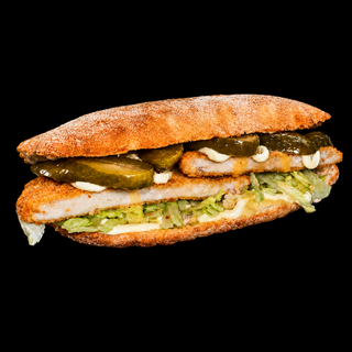 Sandwich Snitel si Castraveti Murati