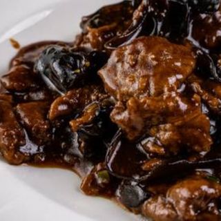 I02.	Vita in sos de stridii/蚝油牛肉	/Oyster sauce beef