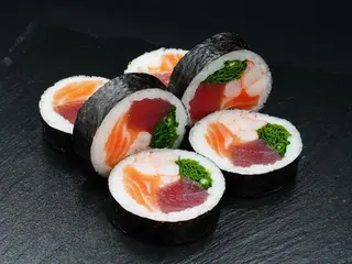 Futomaki "Trzy ryby" (6 szt) (217g)