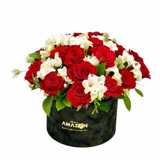 Frezii si trandafiri roșii in cutie Amazon