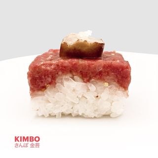 OSHISUSHI CON STEAK TARTAR Y FOIE 