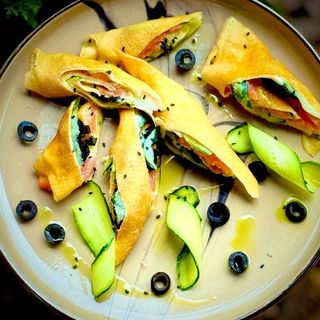 Млинці з лососем та крем чиз