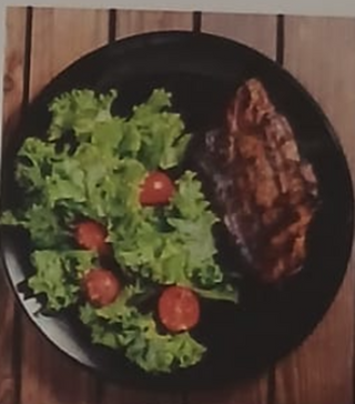Bisteca di manzo con l'insalata