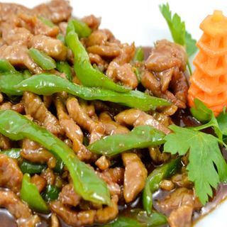 Ternera Con Pimientos Verdes