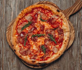 Піца чотири м'яса (490г)