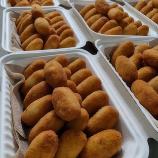 (Fritas) Croquetas  berenjena asada con miel y rulo. 9 unidades.