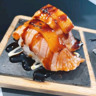 Nigiri salmón flameado 2uds.