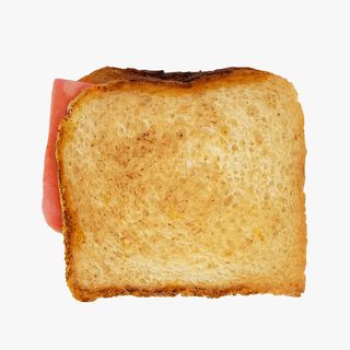 Toast cu şuncă, cremă & unt