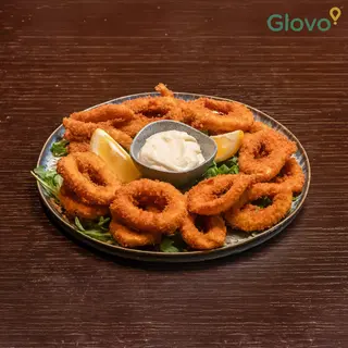 Calamari in panko și sos de usturoi