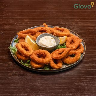 Calamari in panko și sos de usturoi