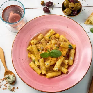 Rigatoni amb crema de carbassa i roquefort